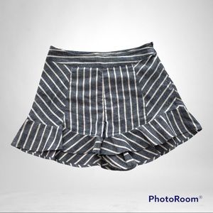 Lydelle Striped Ruffle High Waist Shorts Size M